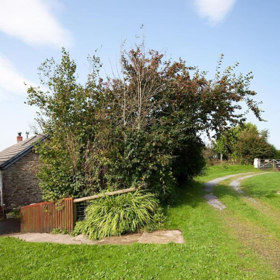 Inviting 2-Bed Cottage In ニューカッスル・エムリン エクステリア 写真